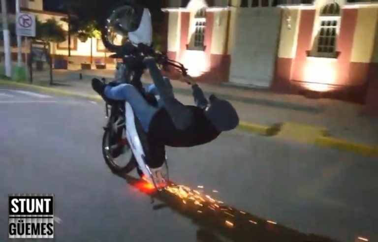 Stunt Güemes | Los motociclistas que se filman haciendo acrobacias en calles y rutas salteñas