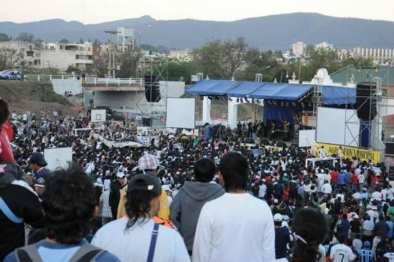 Salta Capital | Festival por el Día del Estudiante y de la Primavera en Plaza España