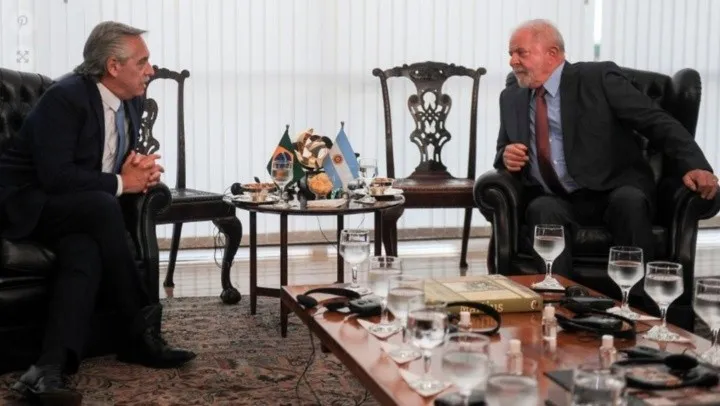 Lula da Silva llega a Argentina para participar en la cumbre de la CELAC y firmar acuerdos bilaterales